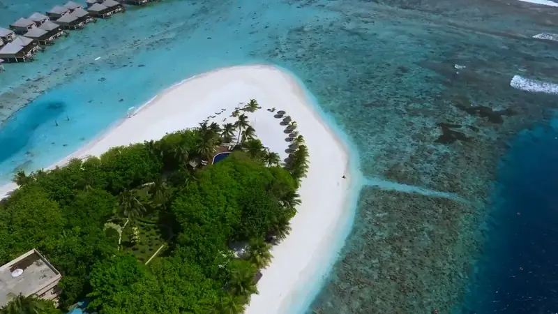 Adaaran Prestige Vadoo — aerial view (photo 1 of 8)