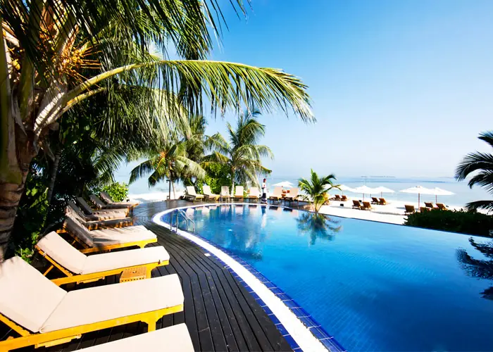 Adaaran Prestige Vadoo — pool (photo 3 of 8)