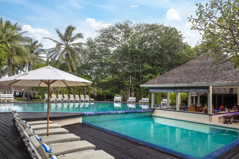 Adaaran Select Hudhuranfushi — piscina (foto 5 de 8)