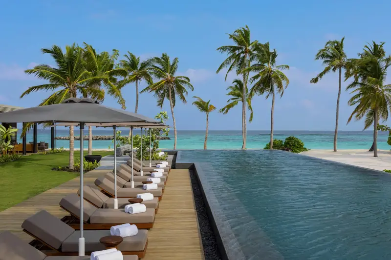 Alila Kothaifaru Maldives – Pool (Foto 5 von 8)