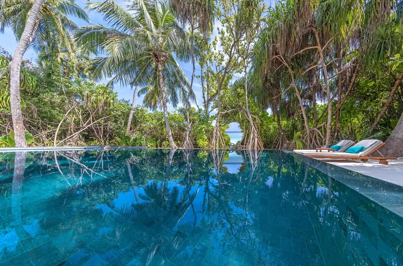 Anantara Kihavah Villas — бассейн (фото 6 из 8)