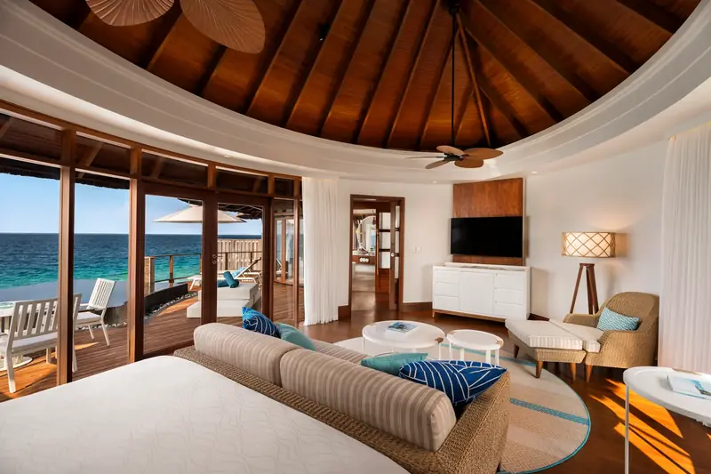 Constance Halaveli Resort — intérieur de villa (photo 5 sur 8)