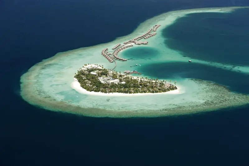 Constance Halaveli Resort — vista aérea (foto 1 de 8)