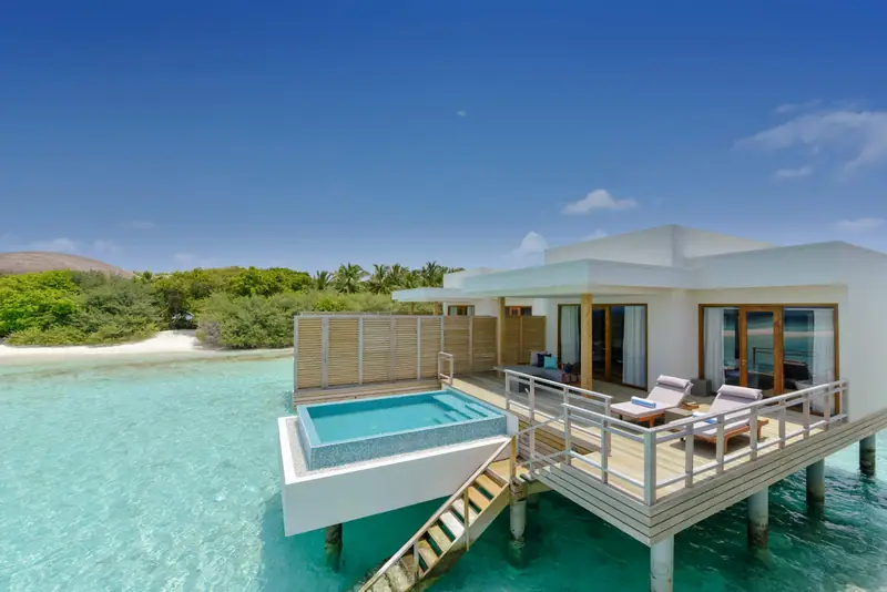Niva Dhigali Maldives — виллы над водой (фото 3 из 8)