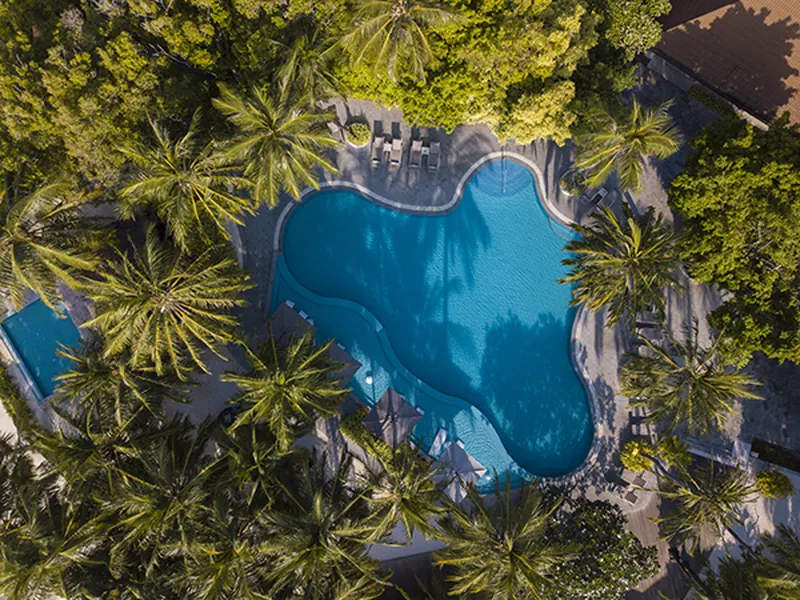 Niva Kurumba Maldives — piscina (foto 6 de 8)