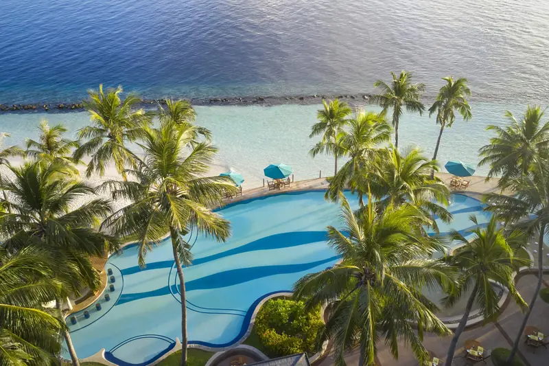 Royal Island Resort and Spa — бассейн (фото 4 из 8)