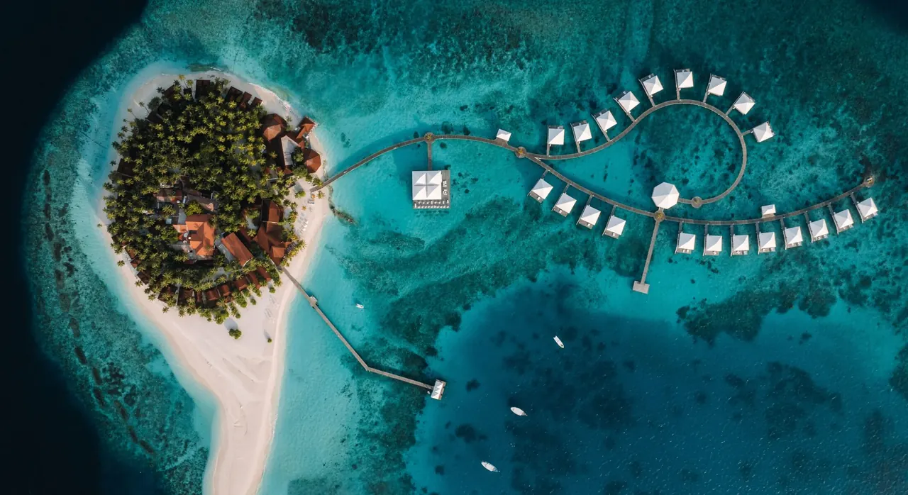 Diamonds Thudufushi Beach & Water Villas